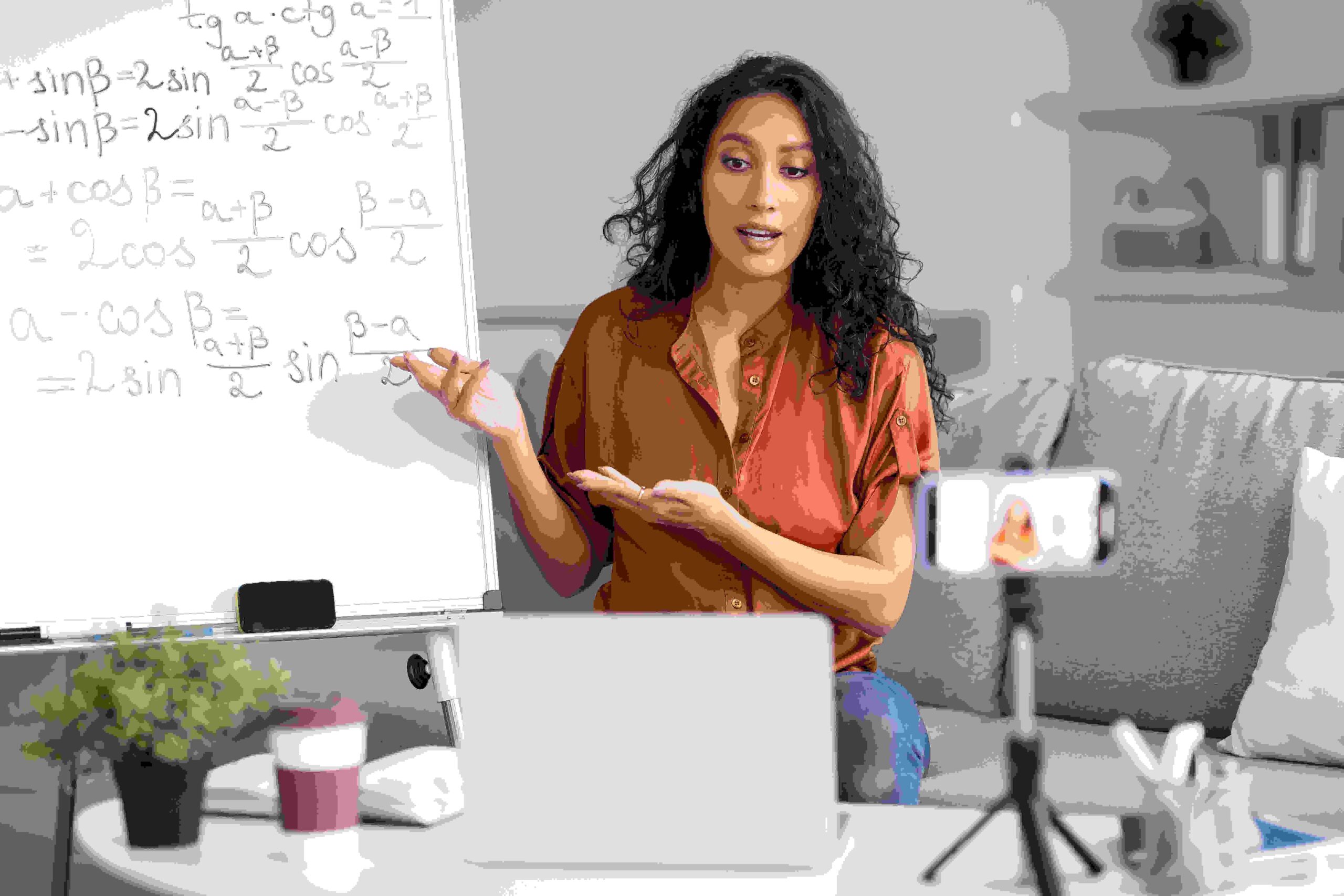 Virtuelle Lehrer im Schulalltag Eine neue Ära des Lernens